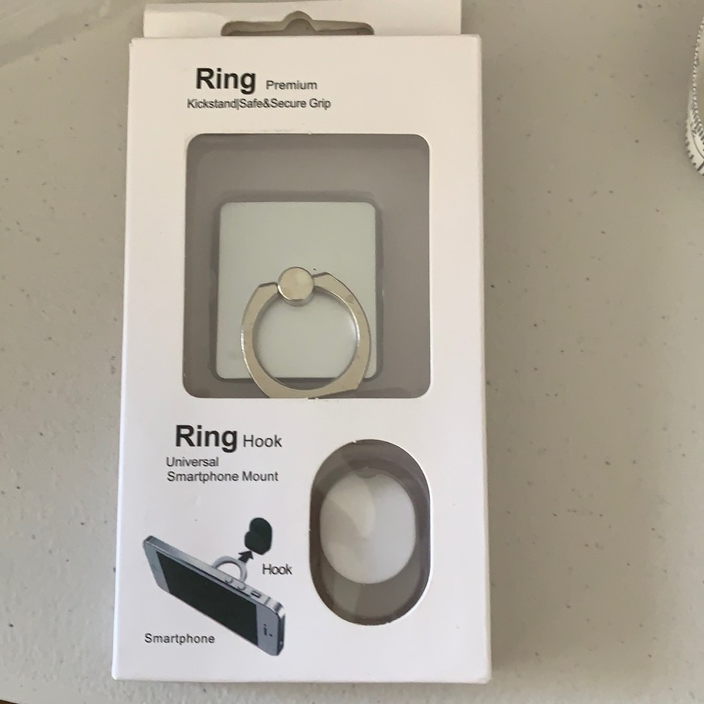 New in package Ring kickstard for phones